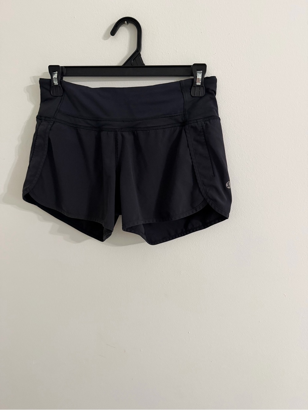 Lululemon Speed Up LR Shorts 2.5” Lined Size 4 in Black